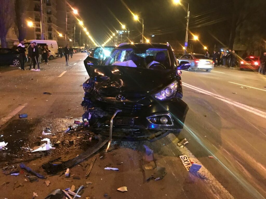 Accident auto horror în Mamaia. Victima a zburat prin parbriz 100 de metri!