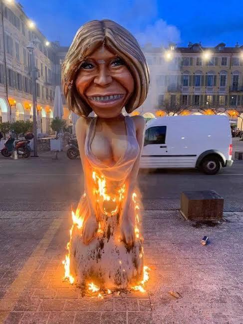 Păpușă uriașă cu chipul lui Brigitte Macron arsă de Ziua Femeii