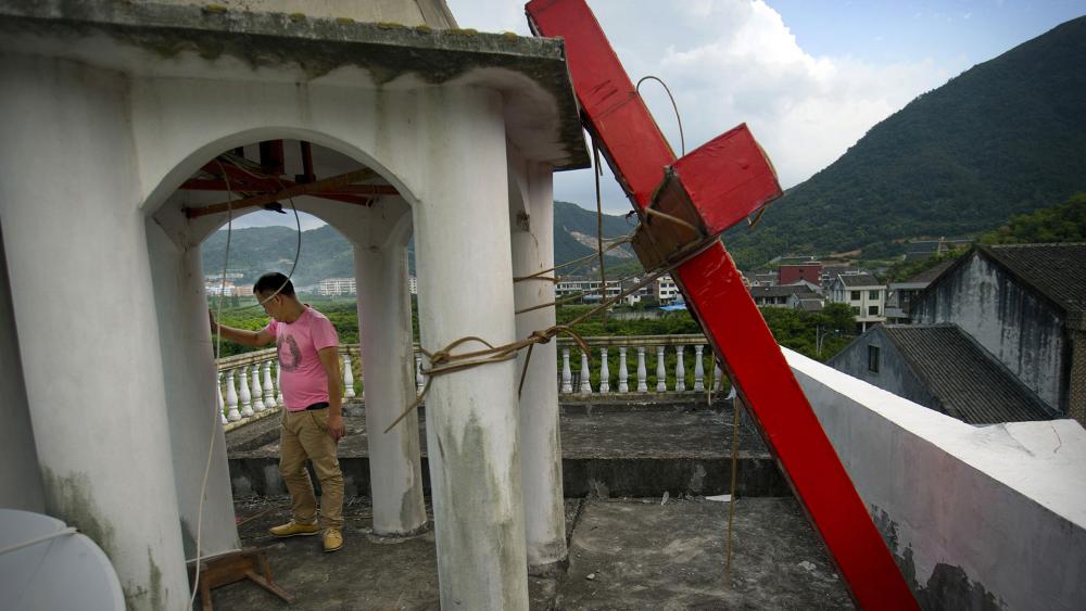 Persecuțiile creștinilor. Și acum, guvernul chinez distruge bisericile