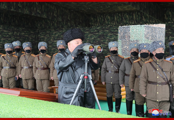 Modelul Ceaușescu. Kim Jong-un, singurul care nu poartă mască