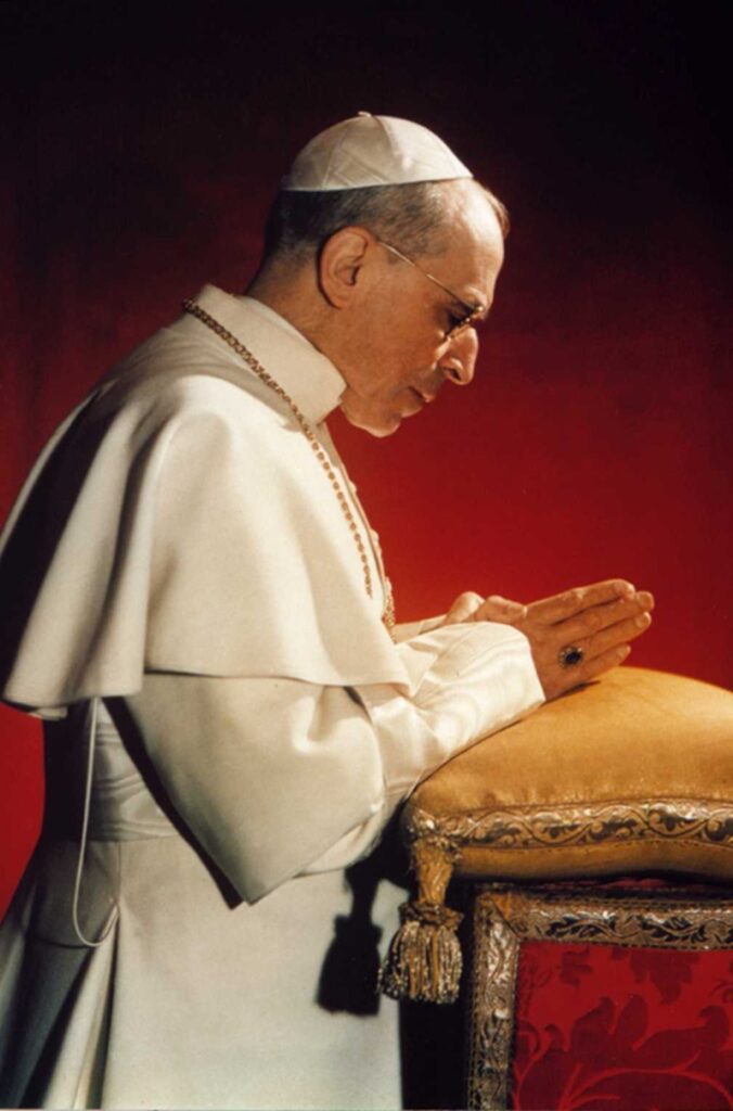 Ce ascund arhivele Vaticanului: Papa Pius XII - prietenul lui Hitler sau al evreilor?
