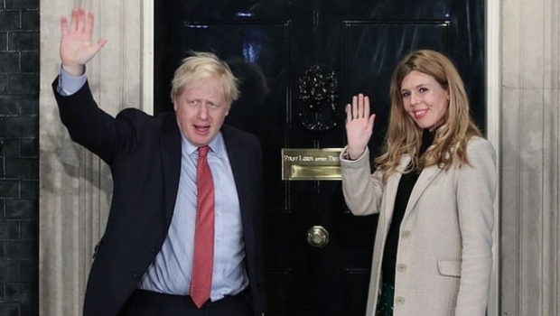 Logodnica lui Boris Johnson, înnebunită de îngrijorare în timpul internării premierului la terapie intensivă