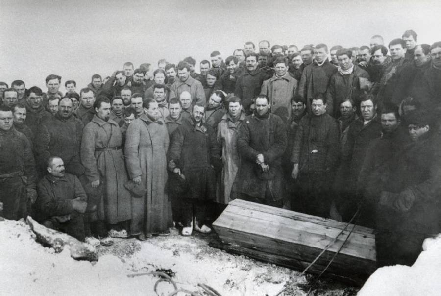 Mărturii impresionante ale urmașilor martirilor români din Gulagul sovietic, după publicarea Listei prizonierilor căzuți de către ambasadorul la Moscova 