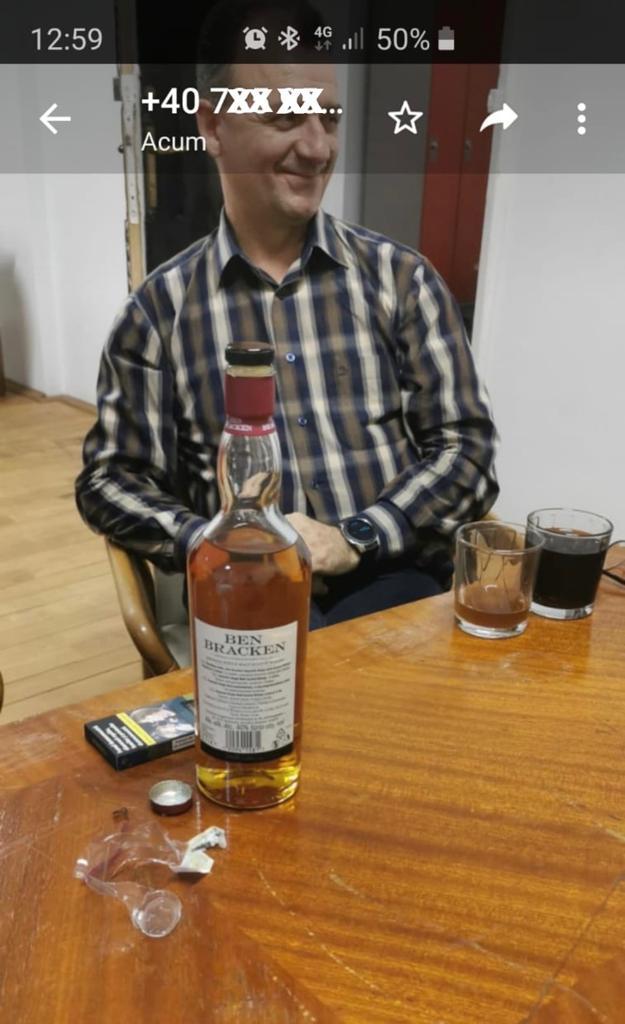 Paranghelie cu whisky și țigări, la Spitalul Caransebeș! Primarul: „O să bem în continuare”