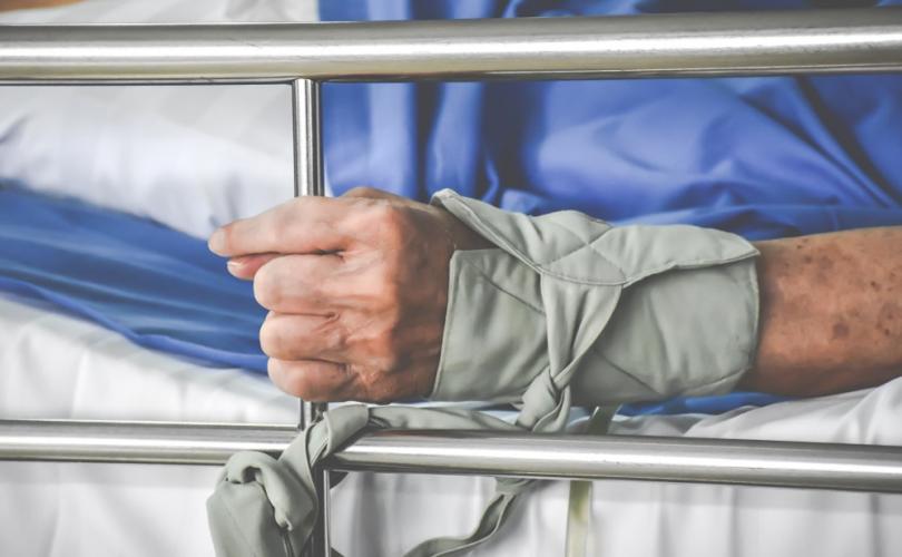 Industria Morții: Persoanele cu demență pot fi eutanasiate Forțat