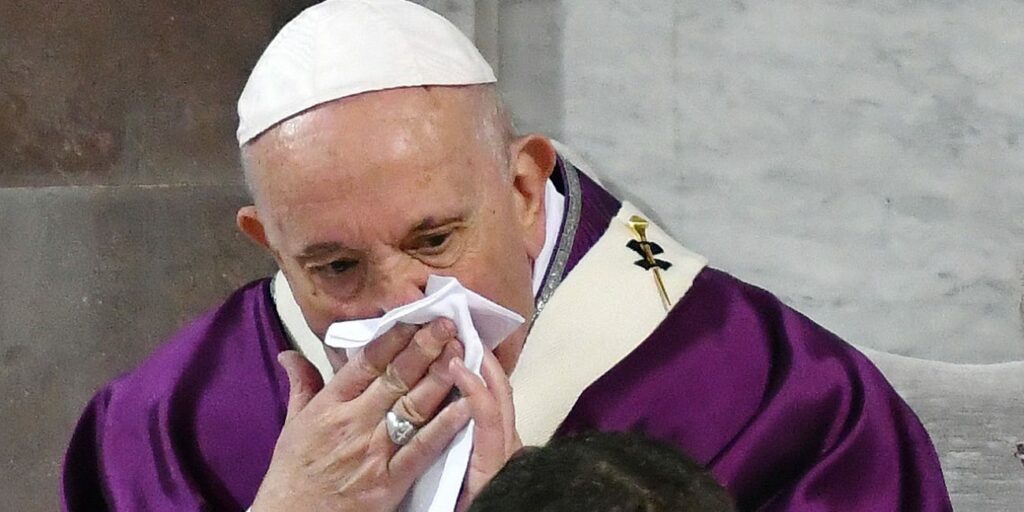 Vaticanul salută efectele „benefice” ale COVID-19. Apoi se bate peste gură