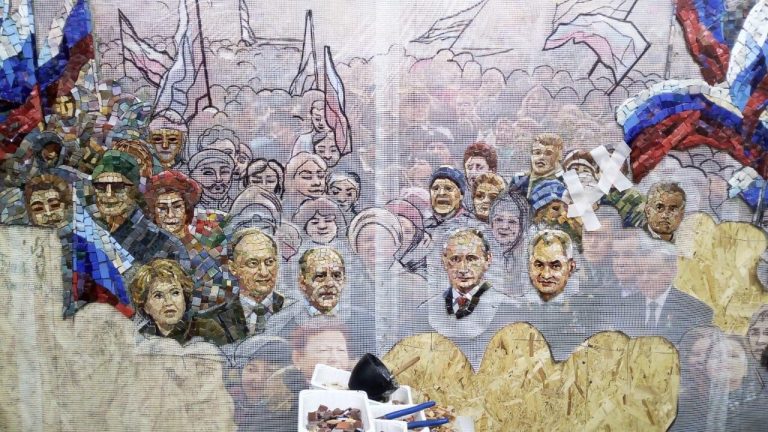 Putin, Stalin și directorul FSB, pe pereții noii mega-catedrale din Rusia