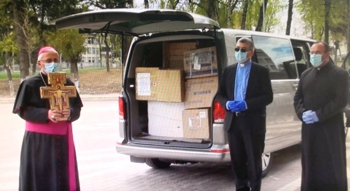 Echipamentele medicale donate de Papa Francisc au ajuns la Spitalul Județean Suceava. Darul special trimis de Suveranul Pontif