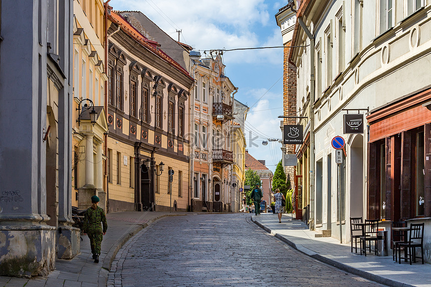 Ieșirea din izolare: Vilnius se transformă „într-o uriașă Terasă de Cafenea”