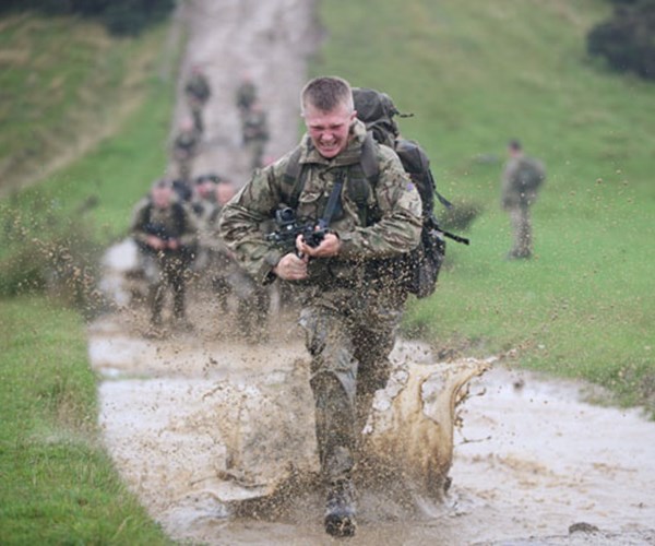 Cine sunt soldații cu barbă din armata britanică. Secrete din spatele frontului