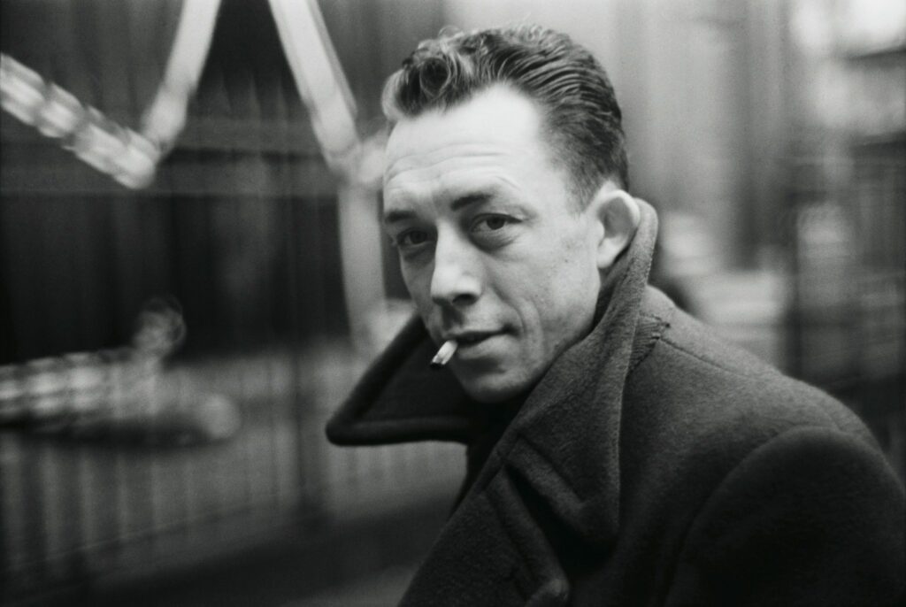 Secretele marilor scriitori. Albert Camus zboară într-un platan cu tot cu manuscrisul „Primul om”