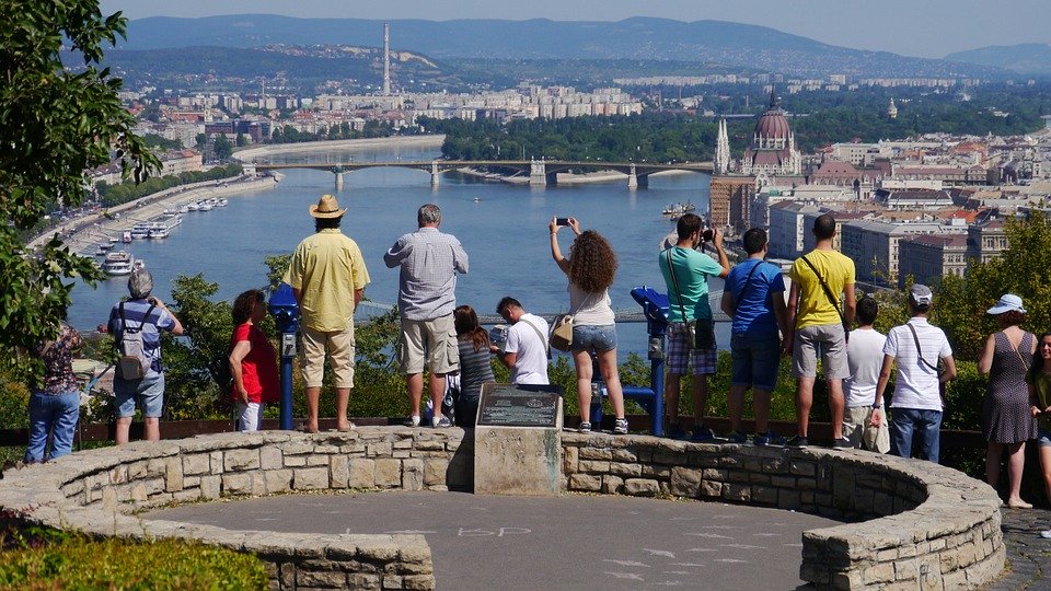 Restricții de călătorie în Ungaria. Încă două săptămâni, răbdare