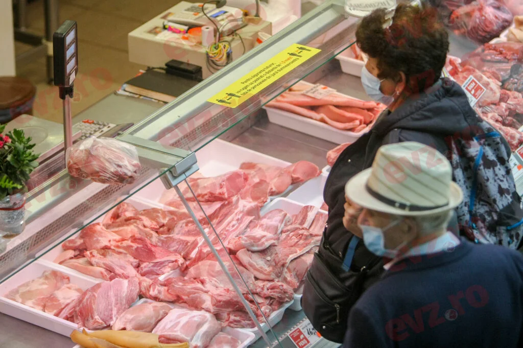 Carnea de porc, pericole pentru sănătate. Câți te costă să scapi de probleme