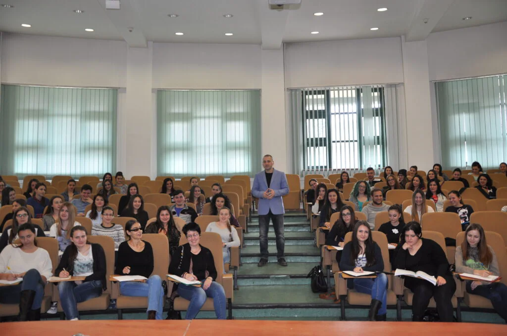 Candidaţi la admiterea 2020. Universitatea București oferă facilități viitorilor studenţi şi masteranzi