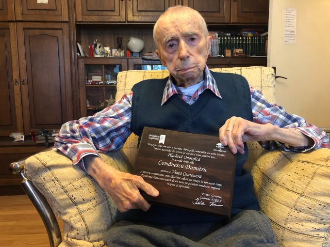 Este oficial! Un român a devenit cel mai bătrân bărbat din lume. Câţi ani are şi care-i  secretul longevității