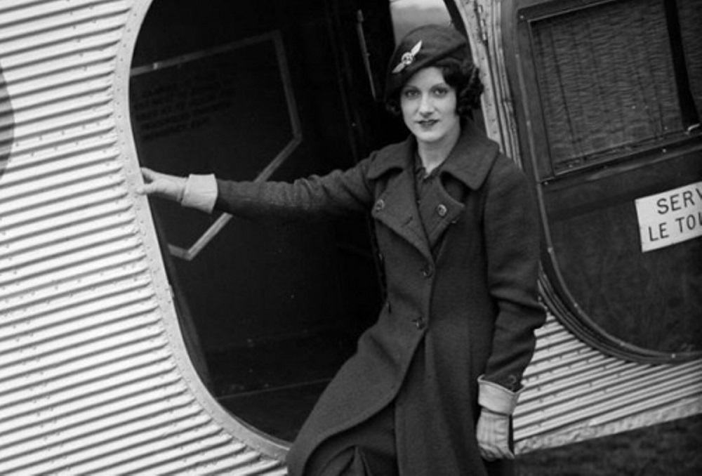 Prima stewardeasă a lumii a murit căzând, dar nu cu avionul. Culmea accidentelor