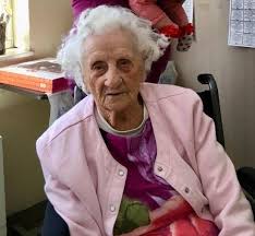 La 103 ani a învins molima. Primul gest făcut de femeie i-a șocat pe medici