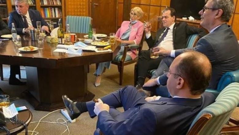 Și ceilalți patru miniștri care apar în fotografie, alături de Orban, au fost amendați
