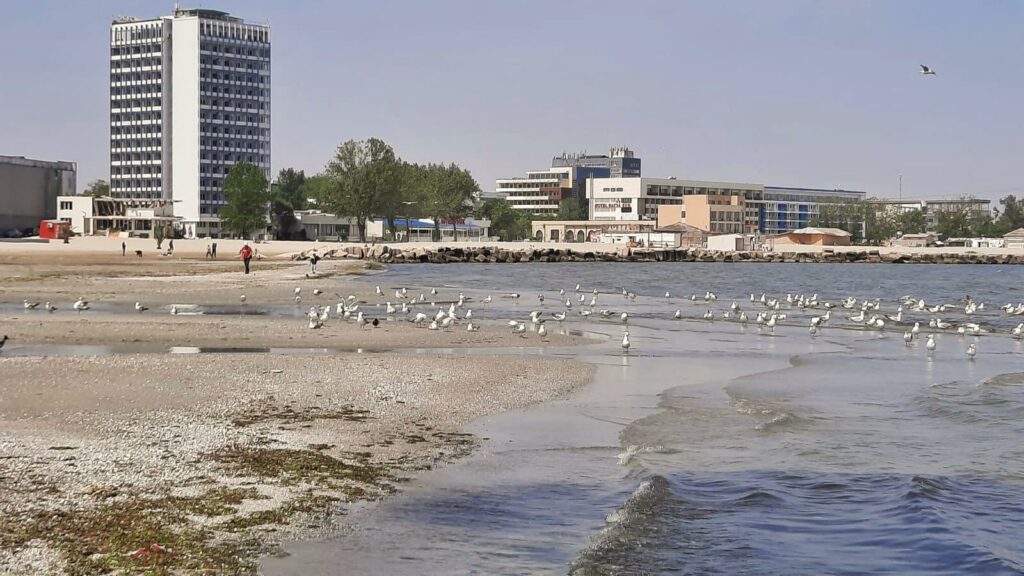 Prima zi de plajă, pe litoral. Un octogenar a făcut senzație