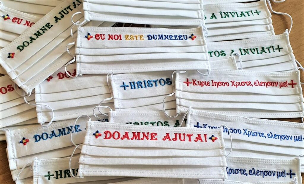 Măști cu mesaje creștine, confecționate de măicuțele de la Mănăstirea Lipnița