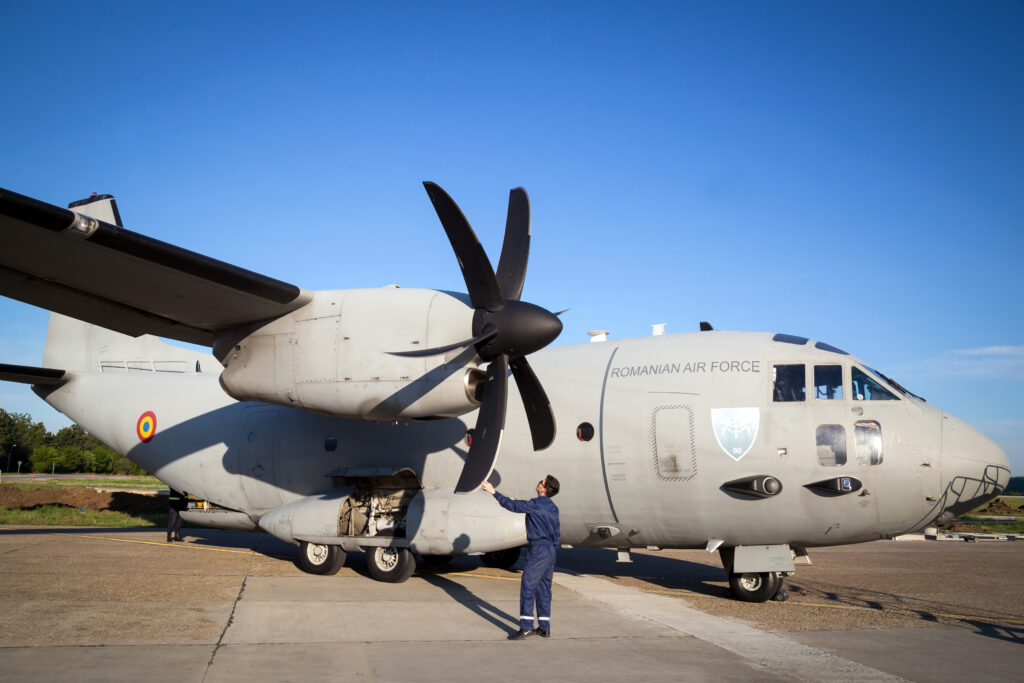 Aeronavă MApN, cu ajutoare pentru Spania, întoarsă la sol din motive tehnice