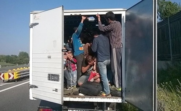 Trei români, capturați pentru trafic de migranți. Cu câți transfugi intraseră în țară