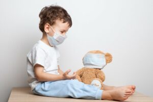 Un milionar din România şi-a îmbolnăvit copiii! Şi mama, o mare divă TV, are vina ei