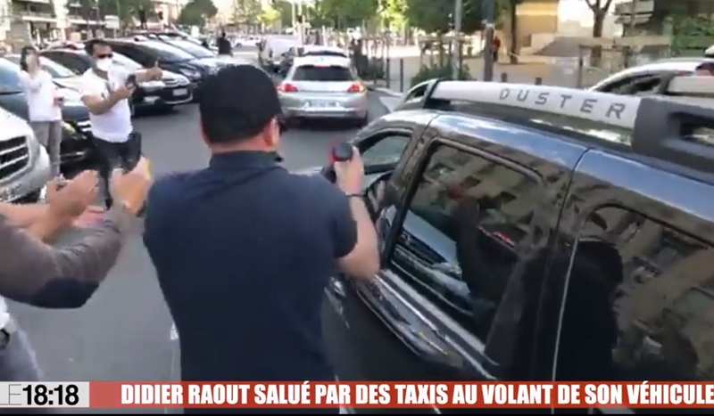 Cel mai invocat medic din lume conduce o mașină românească! Profesorul a fost aplaudat pe stradă