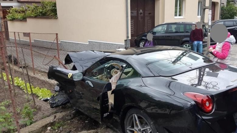 Un Ferrari, făcut țăndări într-o comună din țară. Cât de avariat este bolidul | FOTO