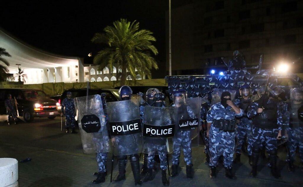 Poliția din Kuweit a spart revolta muncitorilor egipteni. „Unde este ambasada noastră?”
