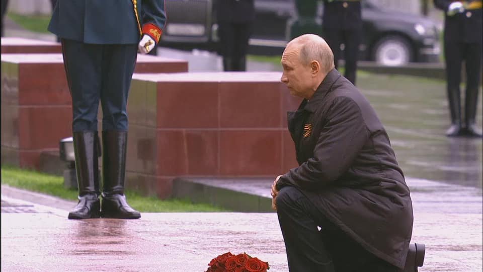 Ziua Victoriei, un "Revelion al chelnerilor" oferit de Putin