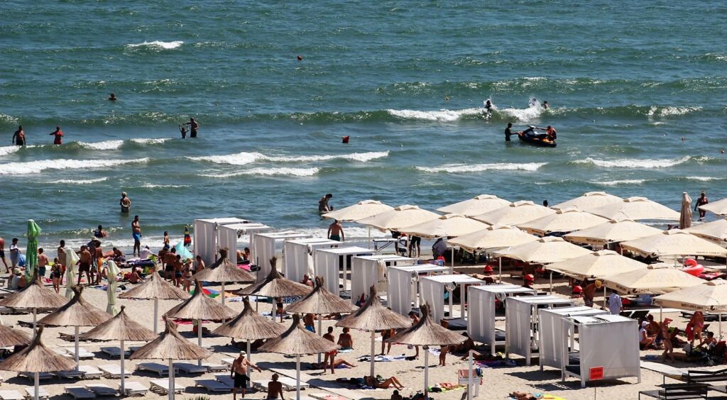 Vacanțe mai scumpe, de la 1 iulie, pe litoralul românesc