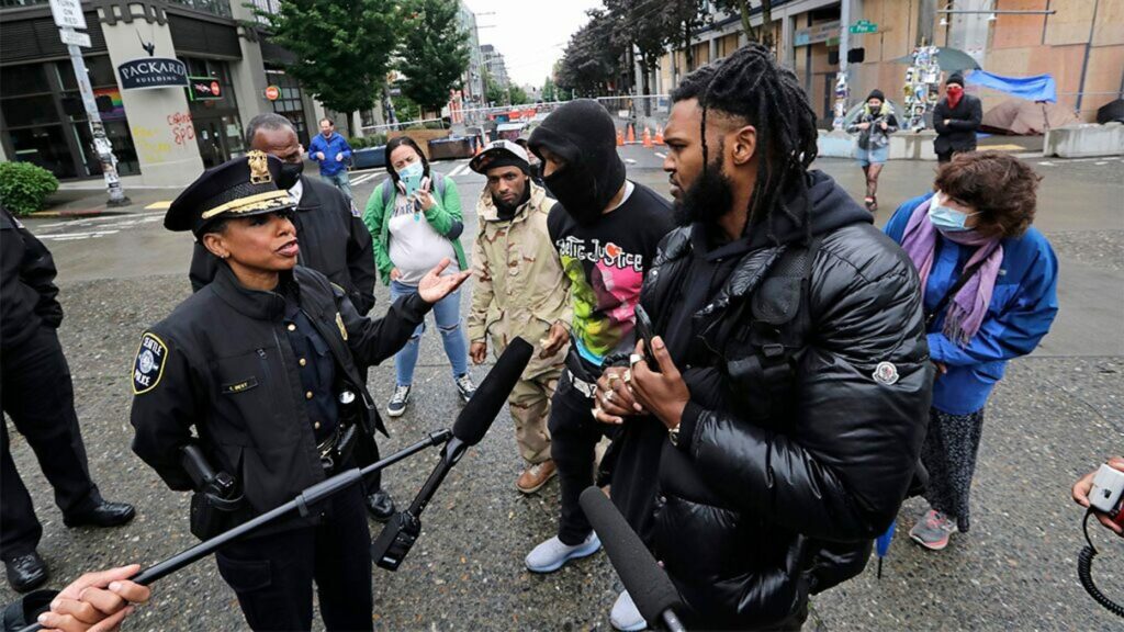 Armele fac victime în zona fără poliție din Seattle