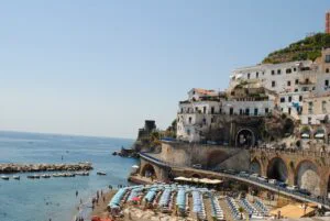 Coasta Amalfitană, una dintre cele mai iubite destinații. Ce vă așteaptă la hotelurile de acolo