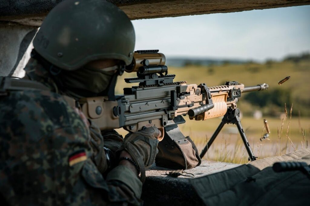 Germania testează o mitralieră MG4 A3 și își mărește bugetul pentru Apărare