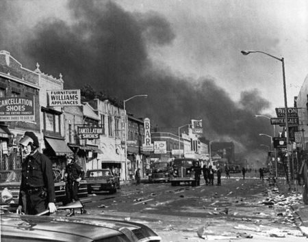 43 de morți în Detroit. Incidente rasiale nemaivăzute
