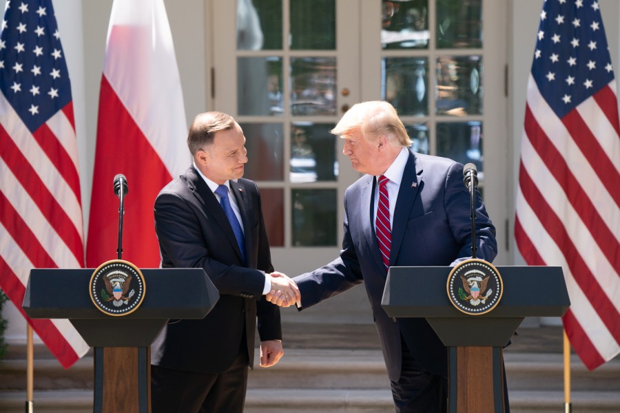 SUA pariază pe Europa de Est. Polonia ia locul Germaniei în strategia lui Trump!