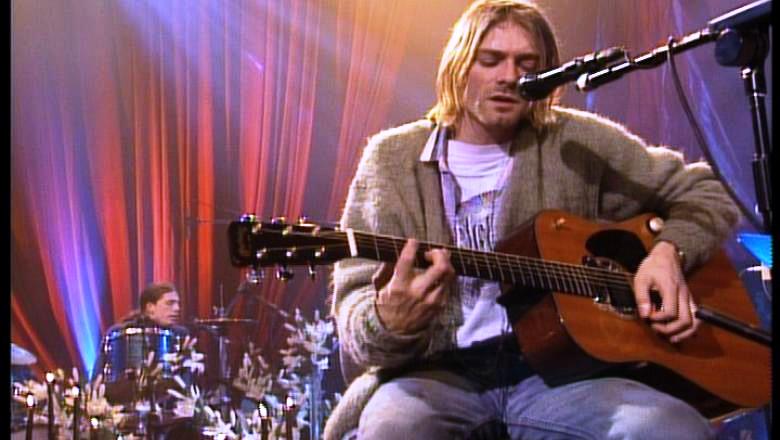 O chitară a lui Kurt Cobain, vândută pe o sumă colosală. Este cea mai scumpă din lume