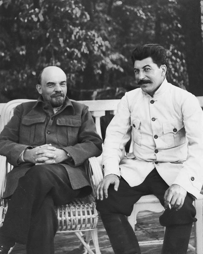 Stalin l-a trimis pe Lenin în Siberia de frica lui Hitler