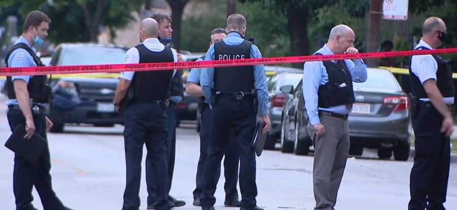 „Desființați poliția”. 104 victime împușcate, 14 ucise, weekendul trecut în Chicago