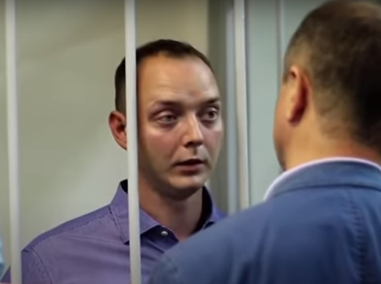 Jurnalistul rus condamnat pentru trădare, apărat de foștii săi colegi