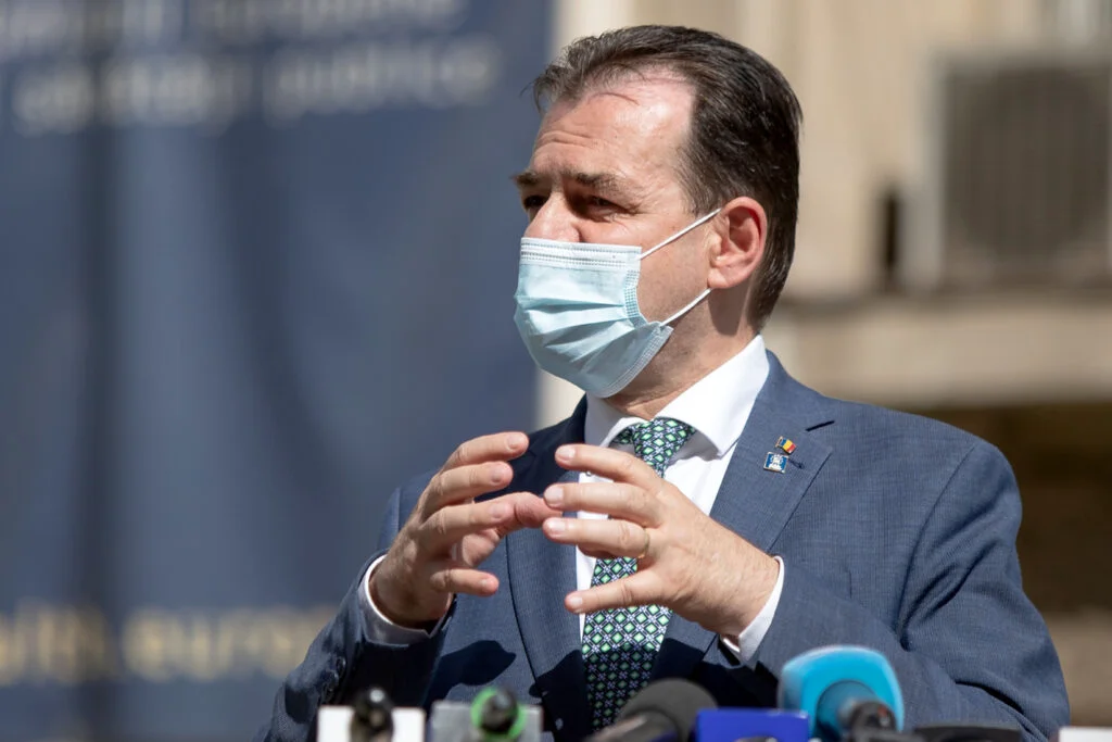 Premierul Ludovic Orban prezintă raportul în Parlament cu privire la gestionarea pandemiei