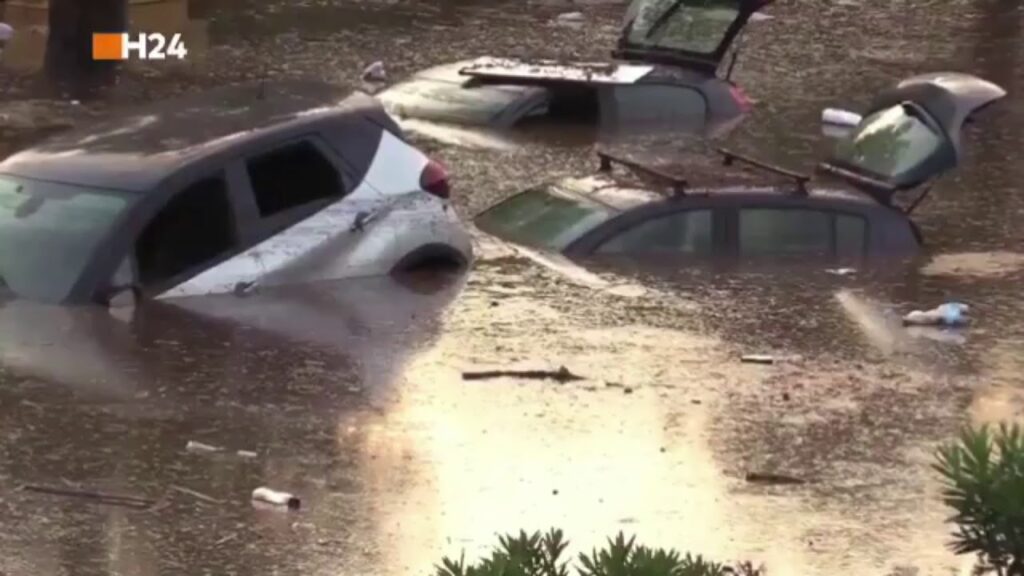 VIDEO. Dezastru în capitala Siciliei! Inundații de mari proporți. Victime umane și mașini luate de viituri