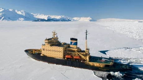 „Rusia”, cel mai puternic spărgător de gheață nuclear din lume