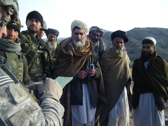 Washingtonul și talibanii discută despre „oportunitățile economice”
