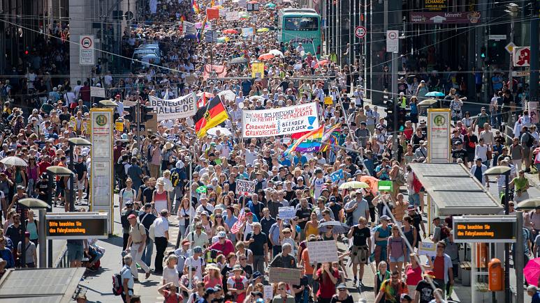 Berlinul, sufocat în week-end de manifestații anti-conspiraționiste
