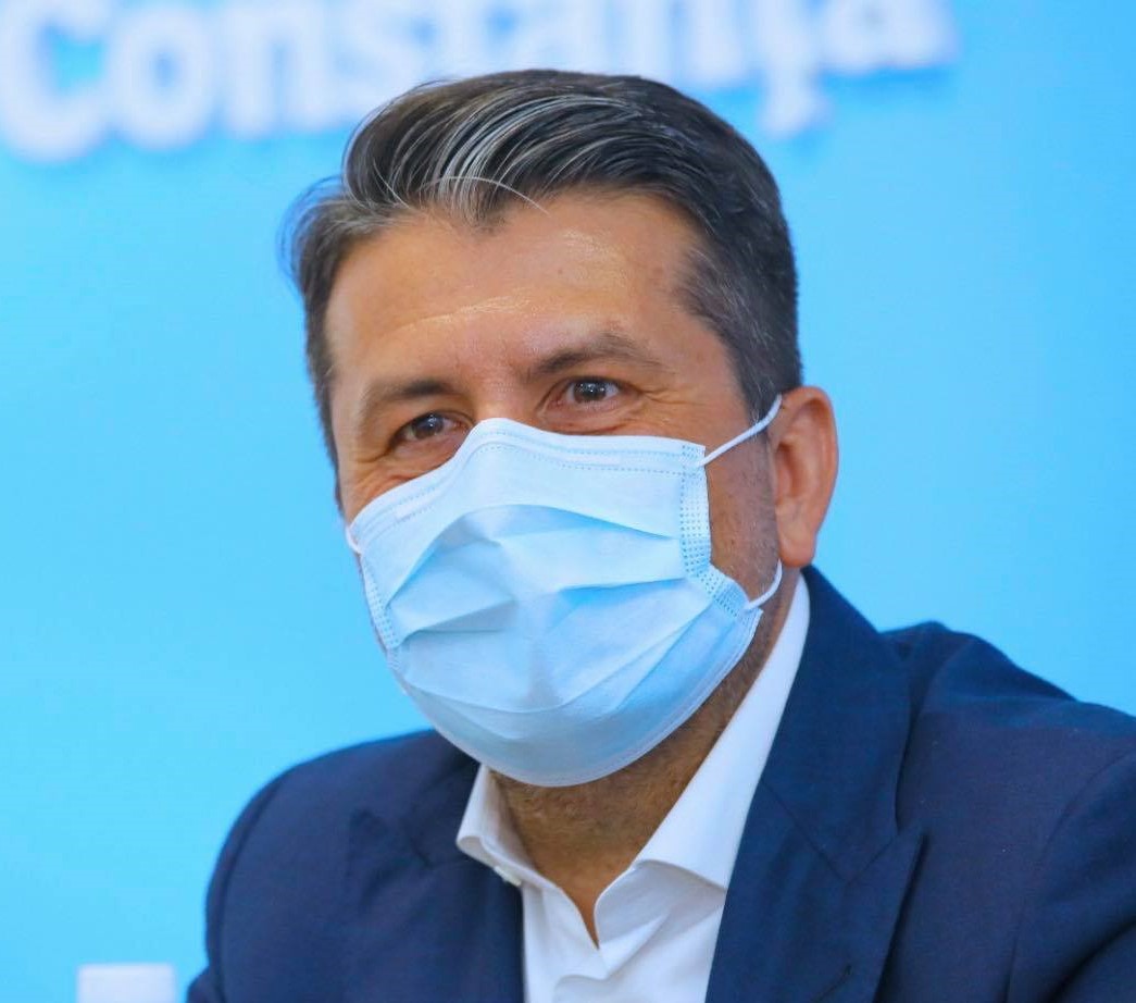 Decebal Făgădău, despre contracandidați: „Mulți dintre ei îl pupau în ... pe Mazăre”