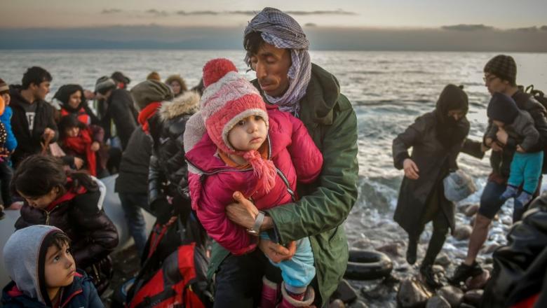 Dezastru umanitar! Grecii au abandonat fără milă, pe mare, peste o mie de refugiați