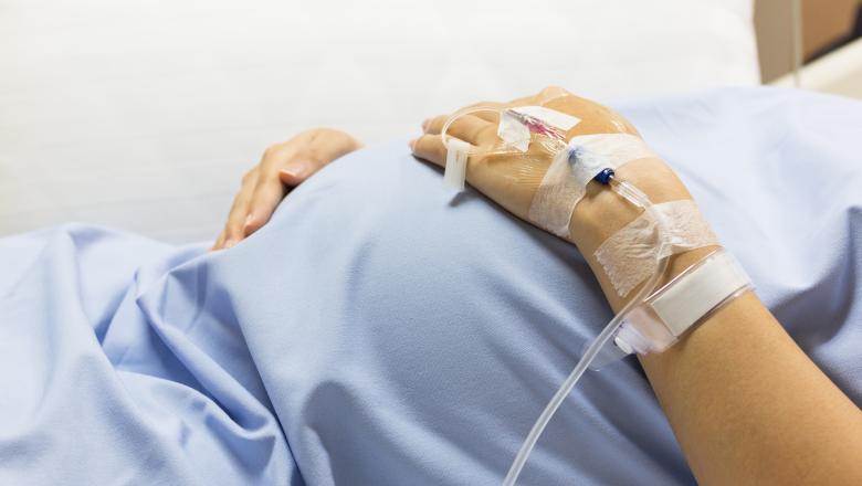 Tragedie la Alba Iulia. O femeie gravidă diagnosticată cu COVID 19 a murit