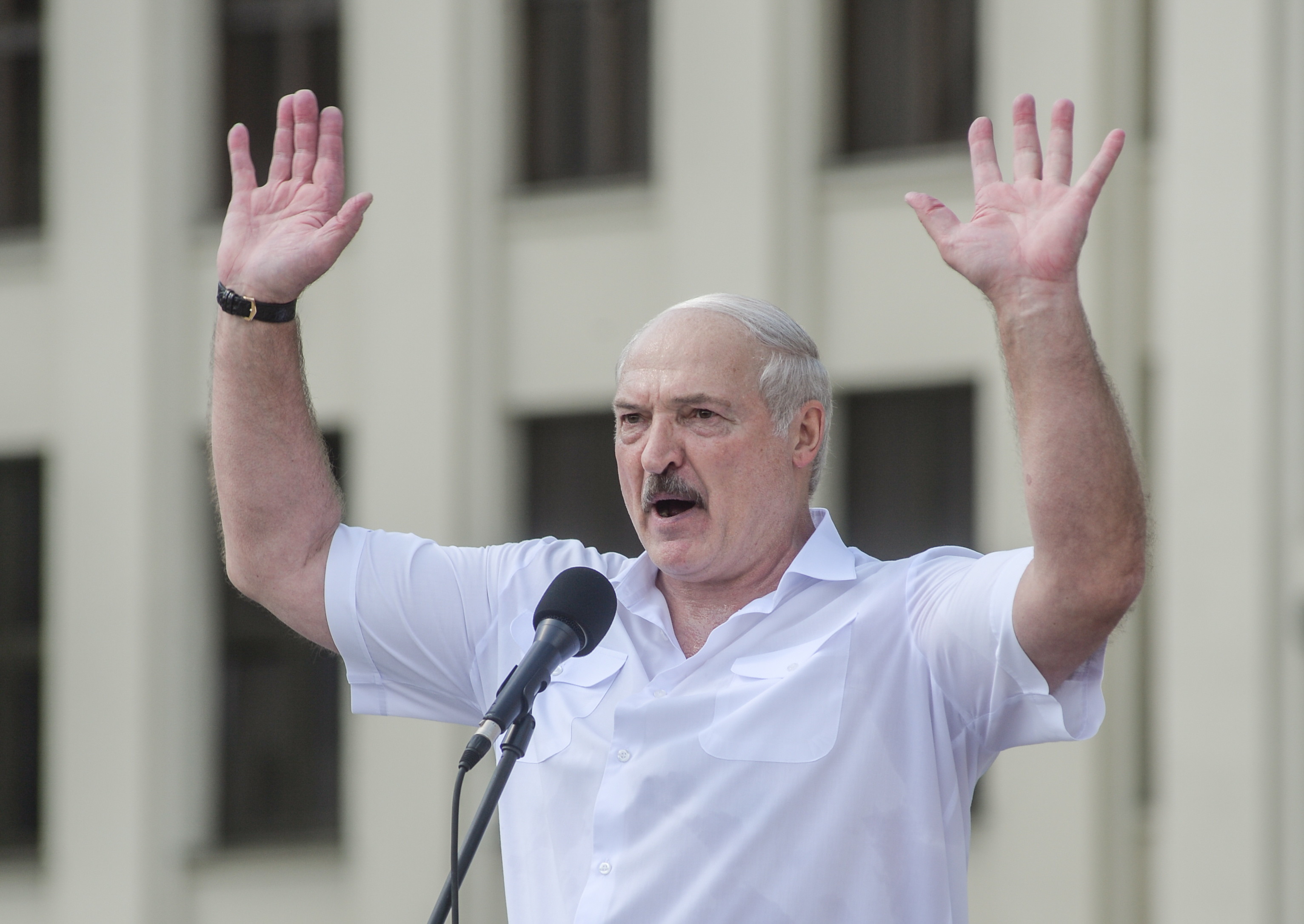 UE îi trece pe "lista neagră" pe oamenii lui Lukashenko!